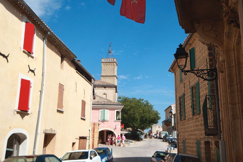 tour de l'horloge mairie de St Quentin-la-Poterie